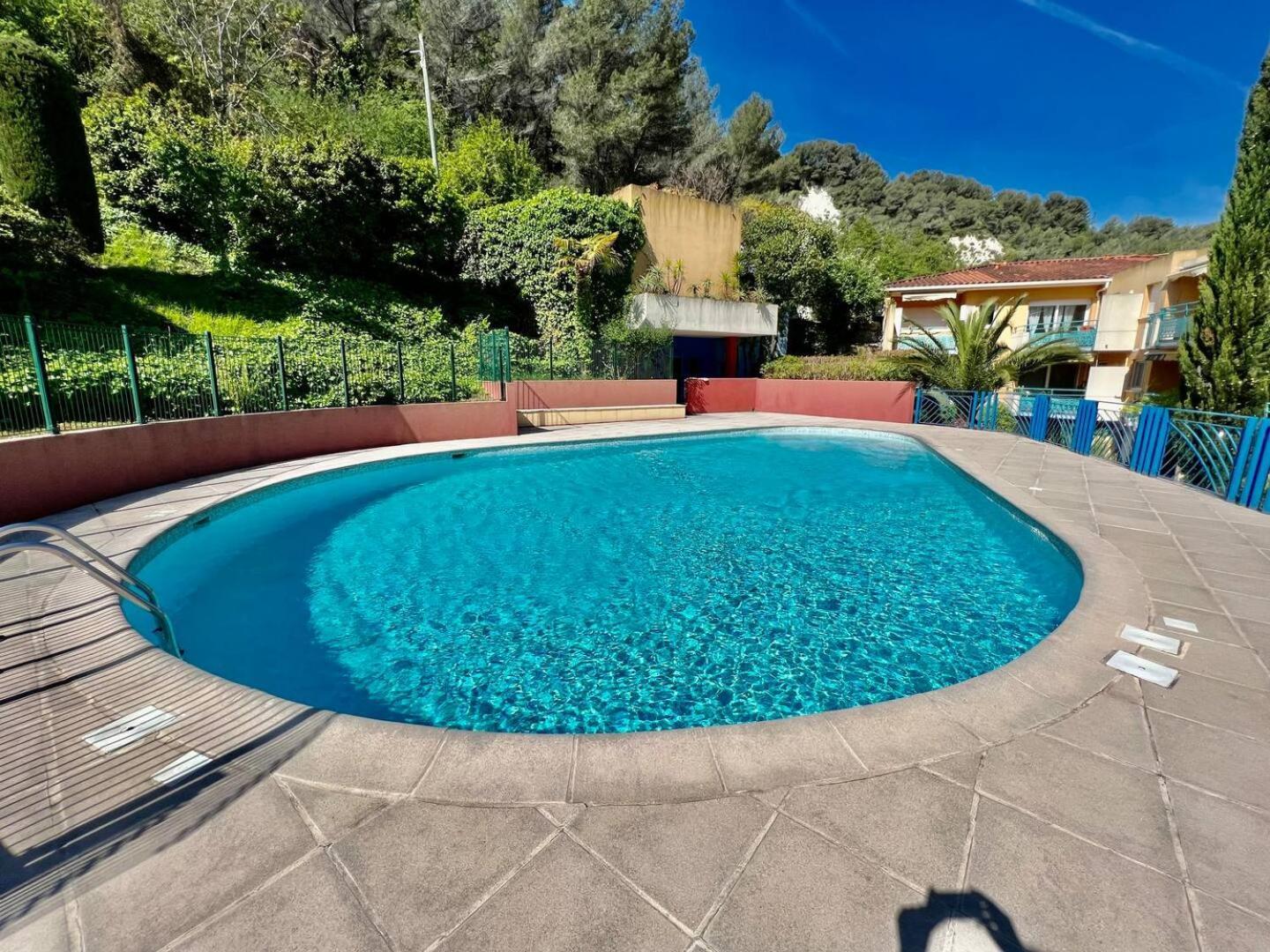 Quiet Studio Swimming Pool Roquebrune Экстерьер фото